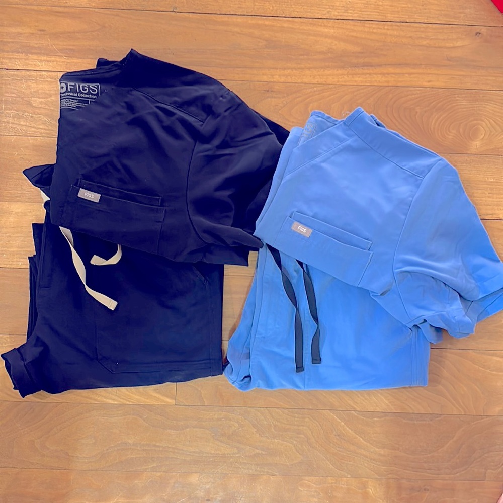 Set of 2 Men’s Figs Scrubs